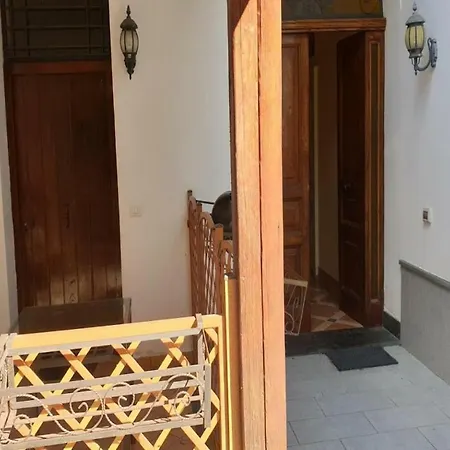 Domino House Montariello Apartman *